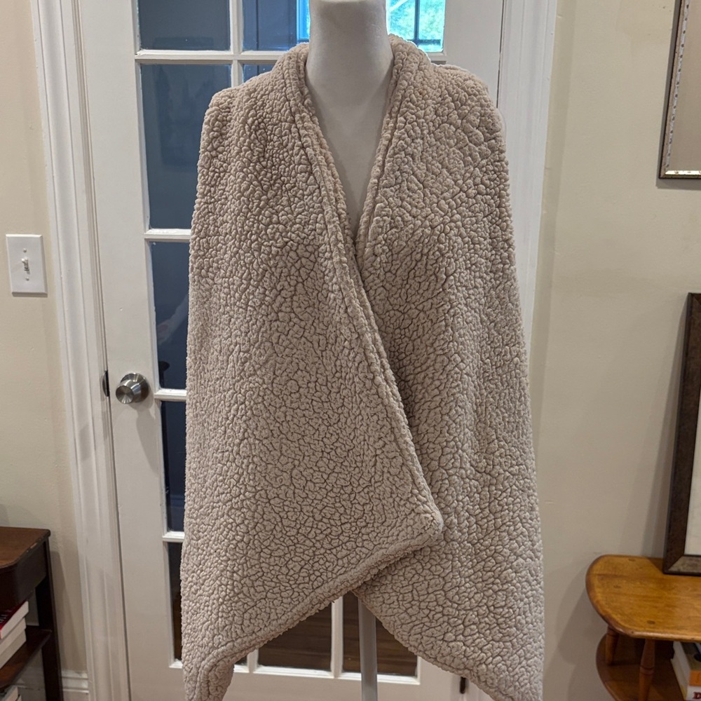 Knapp Studio Cozy Sherpa Vest with Pockets. Size L